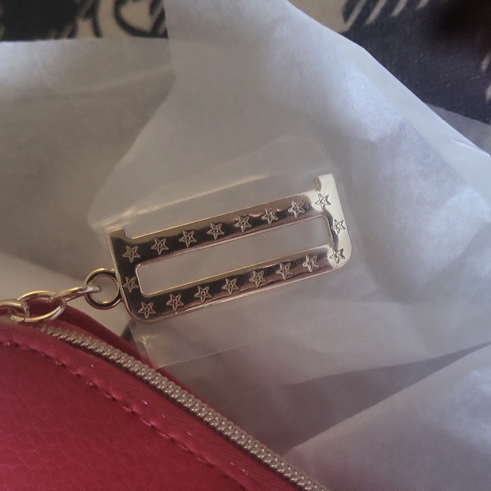 Dior Cherry Trio  Red Women's Clutch Or Makup Bag Boxed 3 Perfimes Plus One - Picture 3 of 4